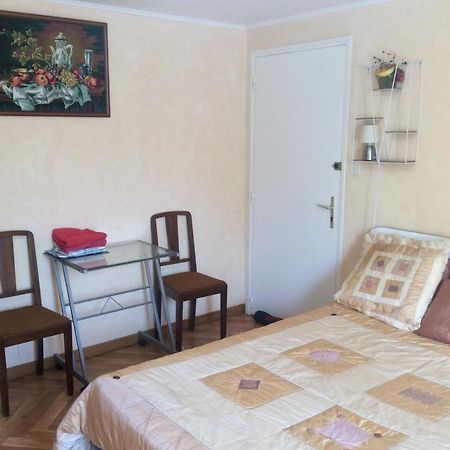 Rignac  Chambre Independante + Sanitaire Pres Centre Ville מראה חיצוני תמונה