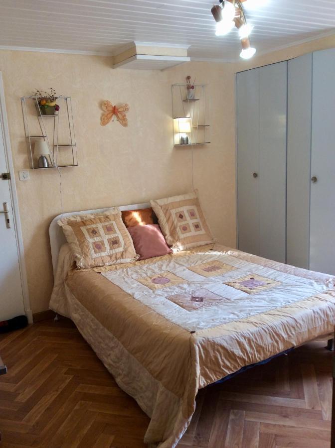 Rignac  Chambre Independante + Sanitaire Pres Centre Ville מראה חיצוני תמונה