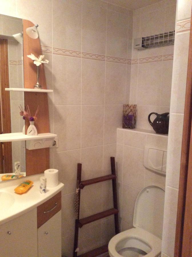 Rignac  Chambre Independante + Sanitaire Pres Centre Ville מראה חיצוני תמונה