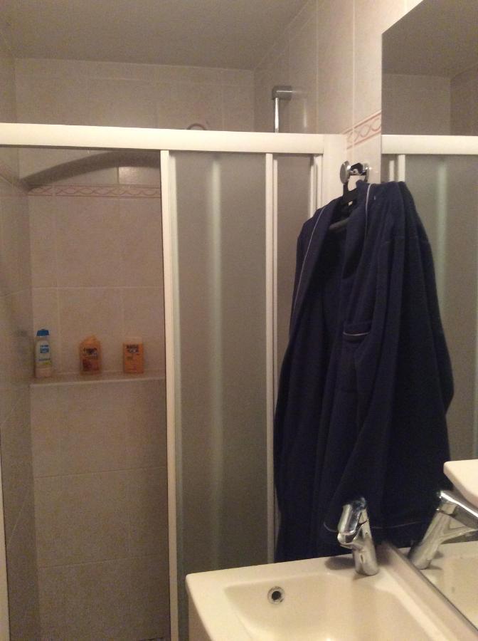 Rignac  Chambre Independante + Sanitaire Pres Centre Ville מראה חיצוני תמונה